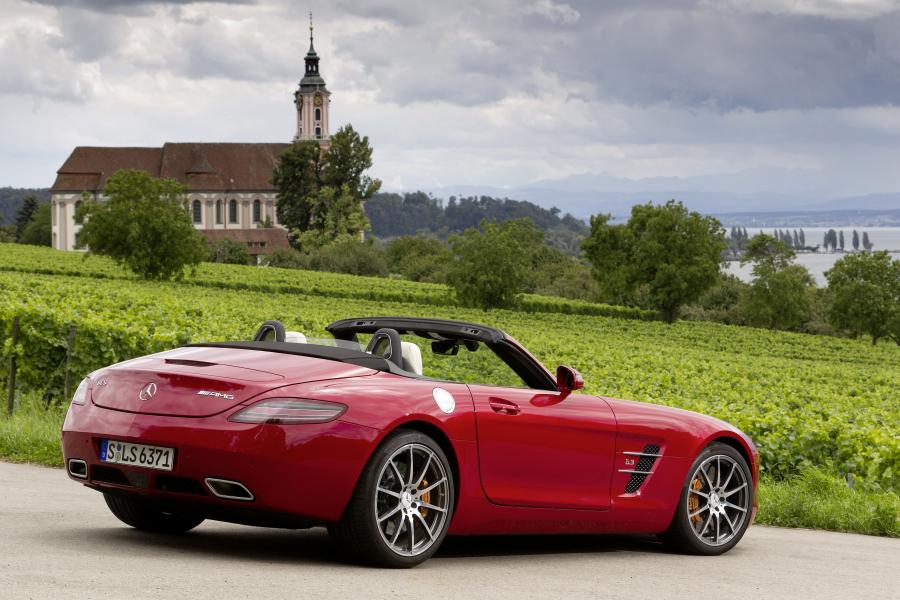  Mercedes-Benz SLS AMG Roadster 2011 года  (фото 38 из 183)